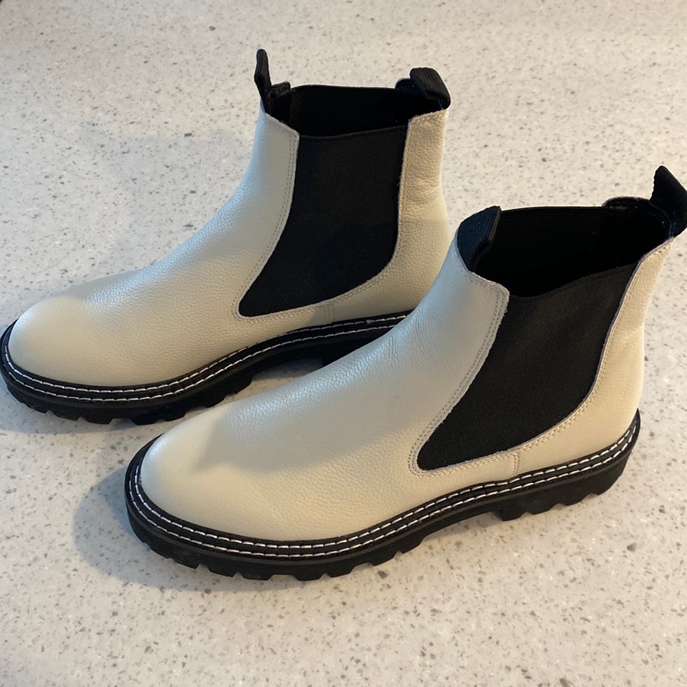Dolce Vita Moana Boot BRAND NEW size 9